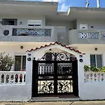 Tharreni's House In Lindos בית נופש *