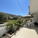 בית נופש Tharreni's House In Lindos Vlicha (Rhodes)
