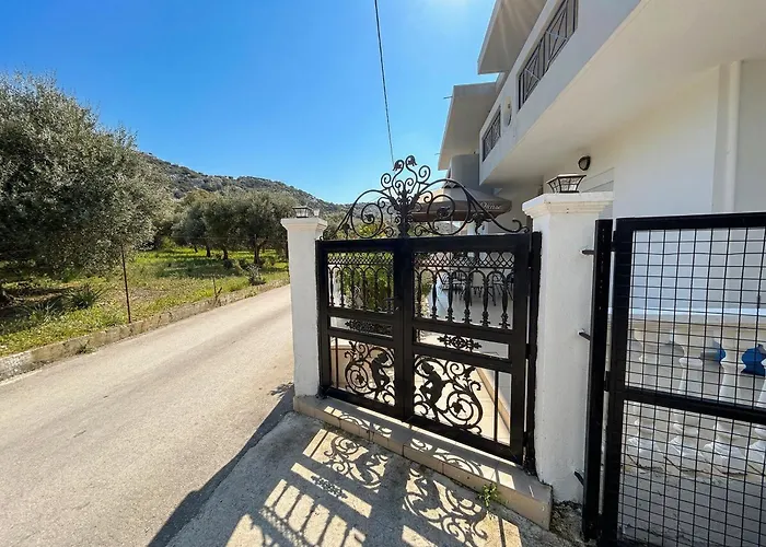 Tharreni's House In Lindos Сasa de vacaciones *