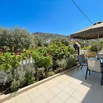 Tharreni's House In Lindos
