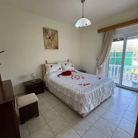 Dom wakacyjny Tharreni House, Pilona Village