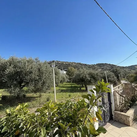 בית נופש Tharreni's House In Lindos Vlicha (Rhodes)