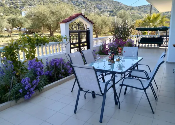 Tharreni'S House In Lindos Tatil Evi