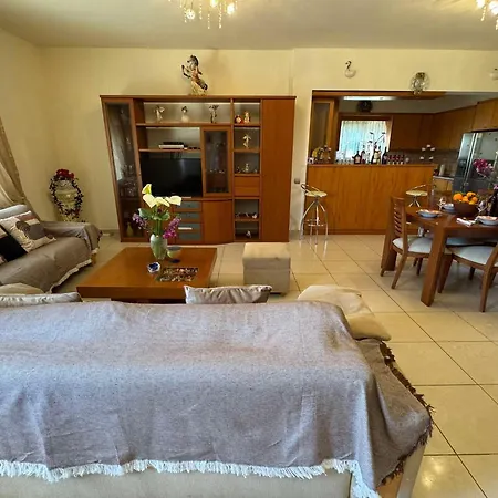 Tharreni House, Pilona Village