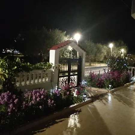 Tharreni House, Pilona Village *