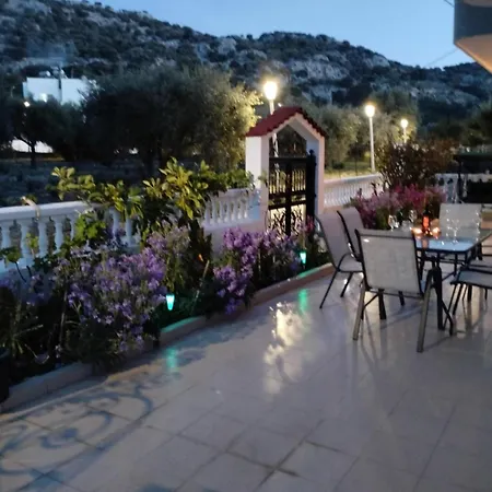 Tharreni House, Pilona Village Nyaraló *