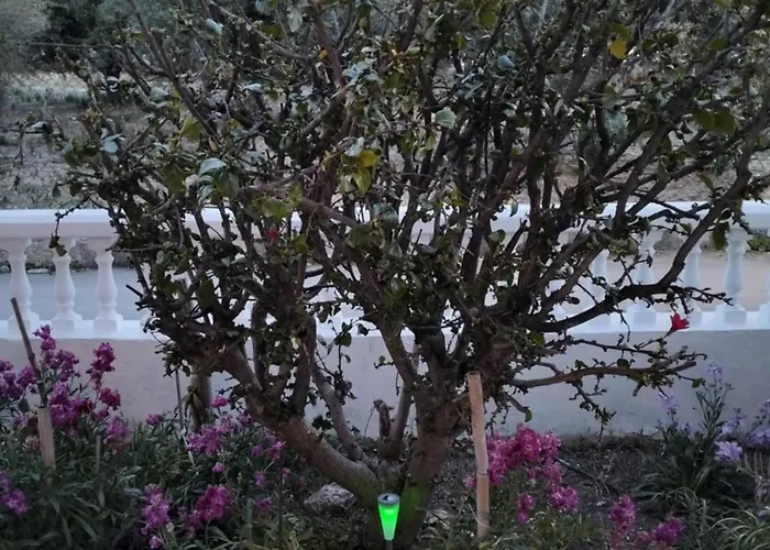 Tharreni'S House In Lindos بيت للعطل